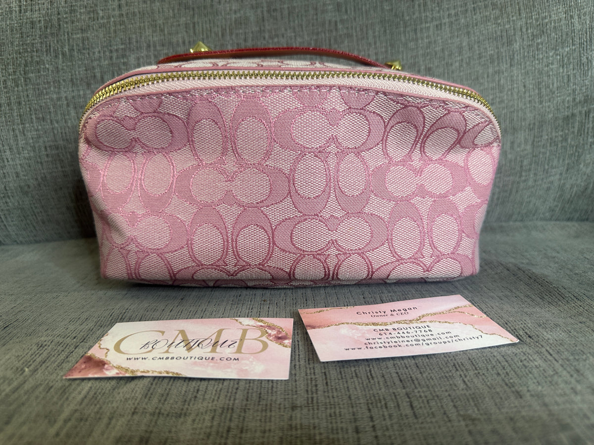 Accessories!! Electronics, belts, 🧣make up bags, 🕶️Keychains,🧢