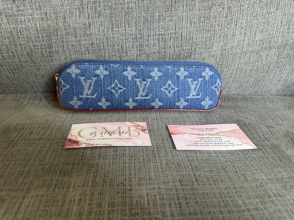 Accessories!! Electronics, belts, 🧣make up bags, 🕶️Keychains,🧢